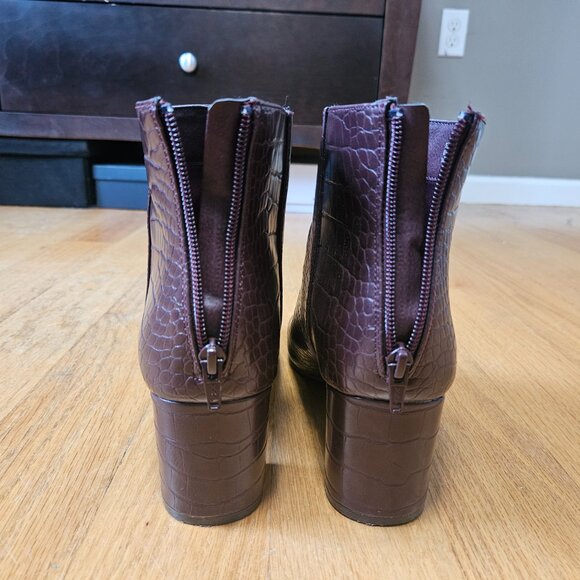 Ann Taylor Factory Burgundy Alligator Pattern Ankle Boots - Size 10 Women's - Picture 3 of 6